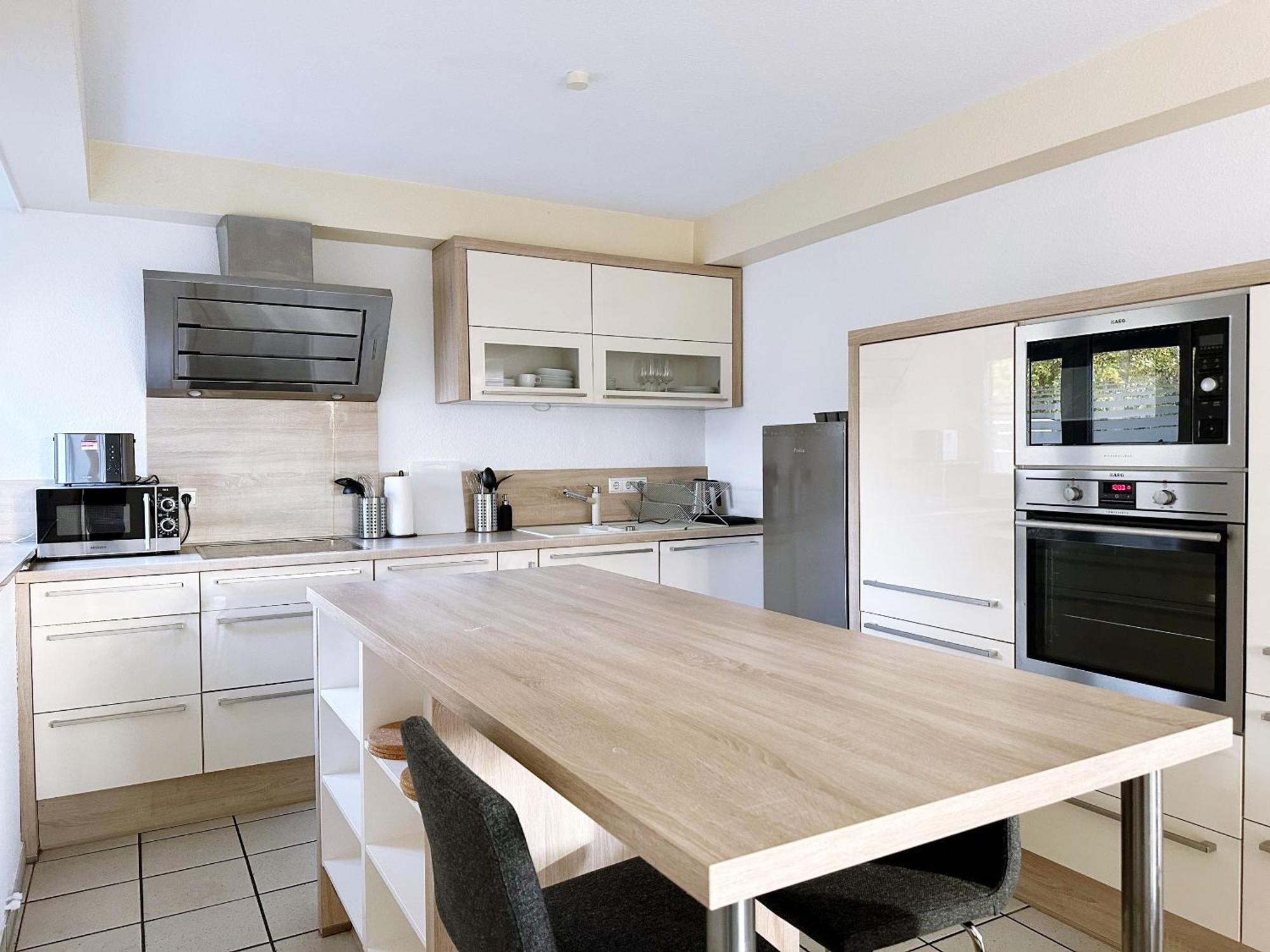 Schoene I Private Parkplaetze I Home2share Apartment